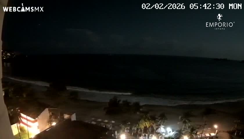 Ixtapa Zihuatanejo, Playa Thalia Beach live Cam - Zihuatanejo de Azueta, Guerrero, Mexico