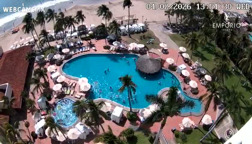 Ixtapa Zihuatanejo, Playa Thalia Beach live Cam - Zihuatanejo de Azueta, Guerrero, Mexico