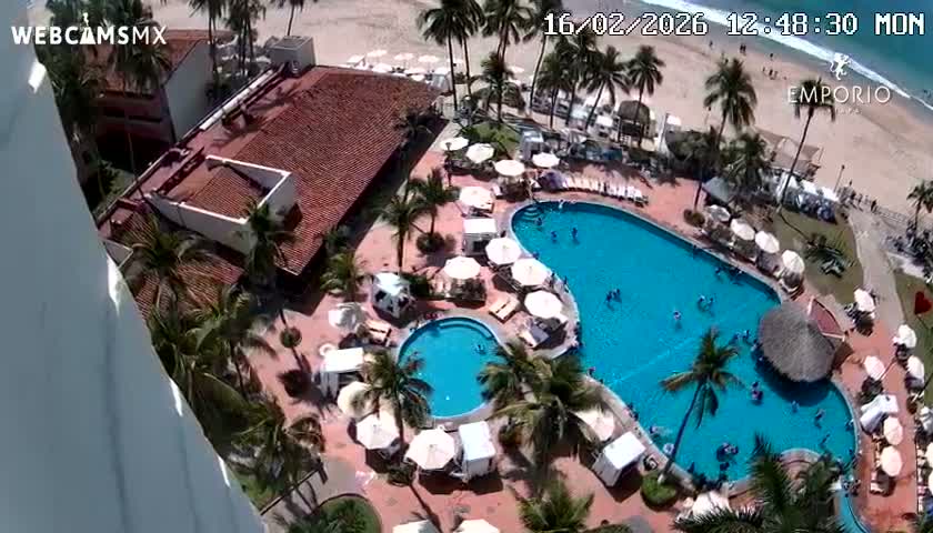 Ixtapa Zihuatanejo, Playa Thalia Beach live Cam - Zihuatanejo de Azueta, Guerrero, Mexico