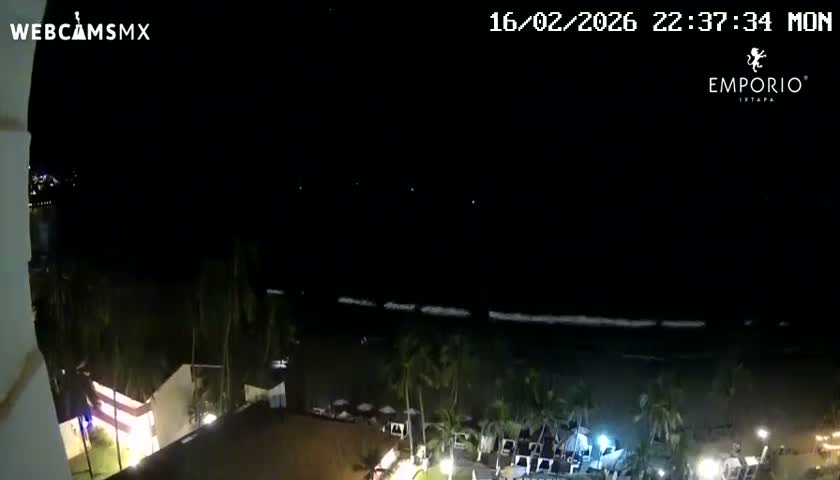 Ixtapa Zihuatanejo, Playa Thalia Beach live Cam - Zihuatanejo de Azueta, Guerrero, Mexico