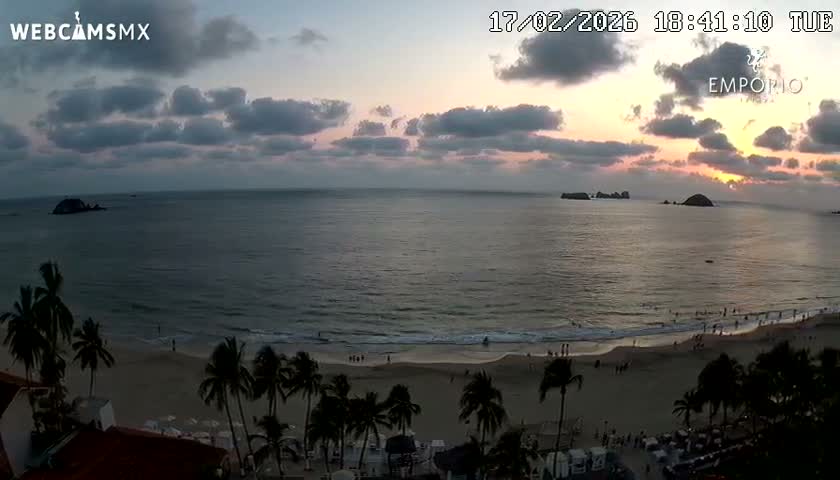 Ixtapa Zihuatanejo, Playa Thalia Beach live Cam - Zihuatanejo de Azueta, Guerrero, Mexico