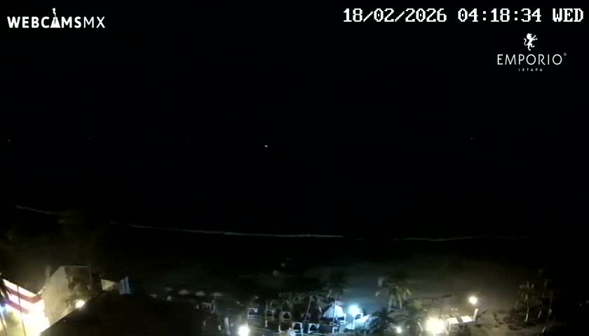 Ixtapa Zihuatanejo, Playa Thalia Beach live Cam - Zihuatanejo de Azueta, Guerrero, Mexico