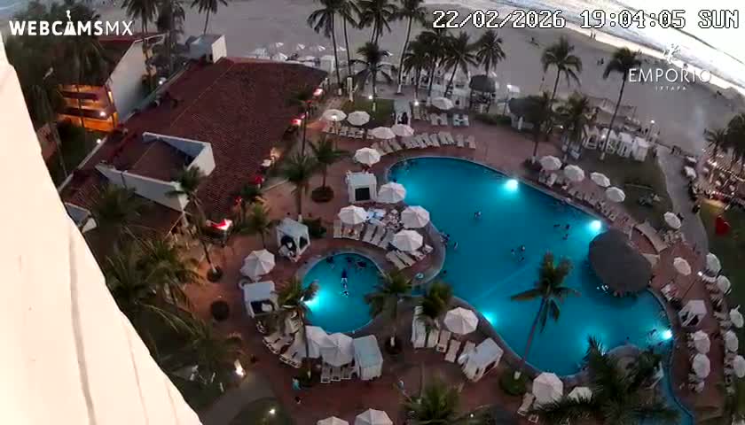 Ixtapa Zihuatanejo, Playa Thalia Beach live Cam - Zihuatanejo de Azueta, Guerrero, Mexico
