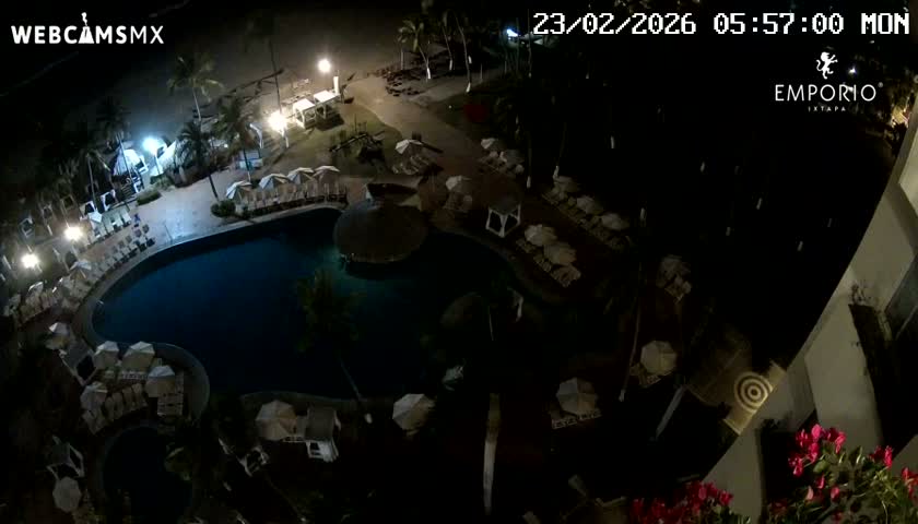 Ixtapa Zihuatanejo, Playa Thalia Beach live Cam - Zihuatanejo de Azueta, Guerrero, Mexico