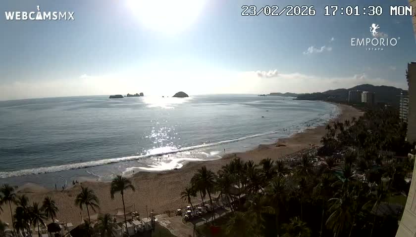 Ixtapa Zihuatanejo, Playa Thalia Beach live Cam - Zihuatanejo de Azueta, Guerrero, Mexico