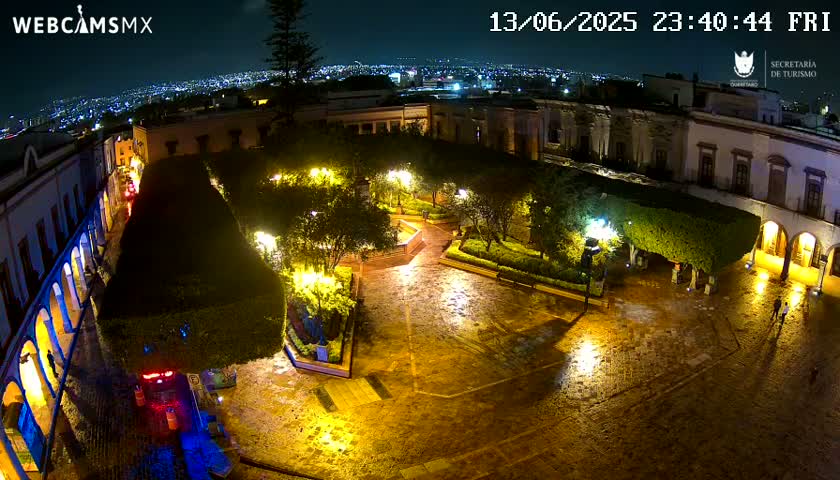 Plaza de Armas de Querétaro Square Live Cam - Santiago de Queretaro, Queretaro, Mexivo