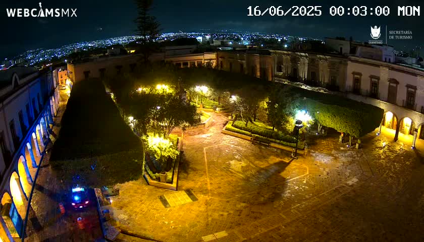 Plaza de Armas de Querétaro Square Live Cam - Santiago de Queretaro, Queretaro, Mexivo