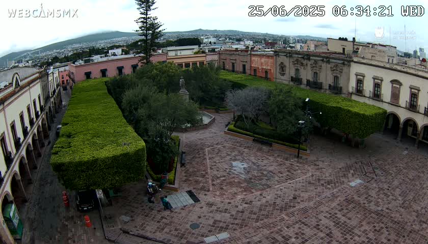 Plaza de Armas de Querétaro Square Live Cam - Santiago de Queretaro, Queretaro, Mexivo