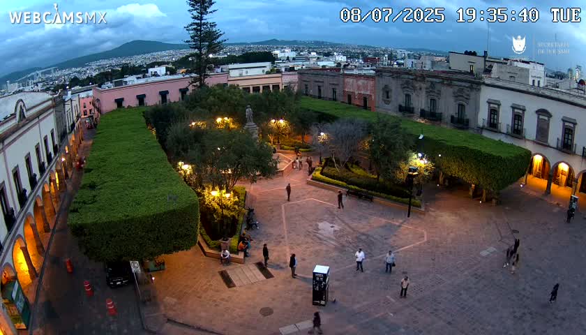 Plaza de Armas de Querétaro Square Live Cam - Santiago de Queretaro, Queretaro, Mexivo