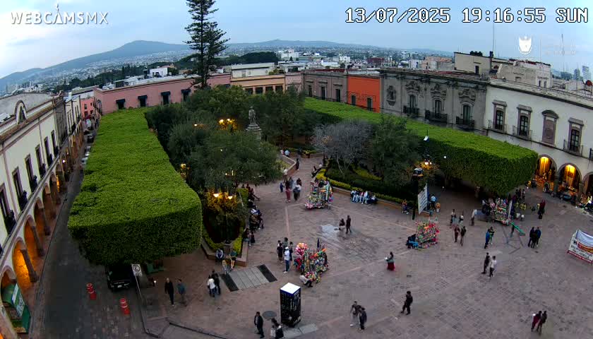 Plaza de Armas de Querétaro Square Live Cam - Santiago de Queretaro, Queretaro, Mexivo