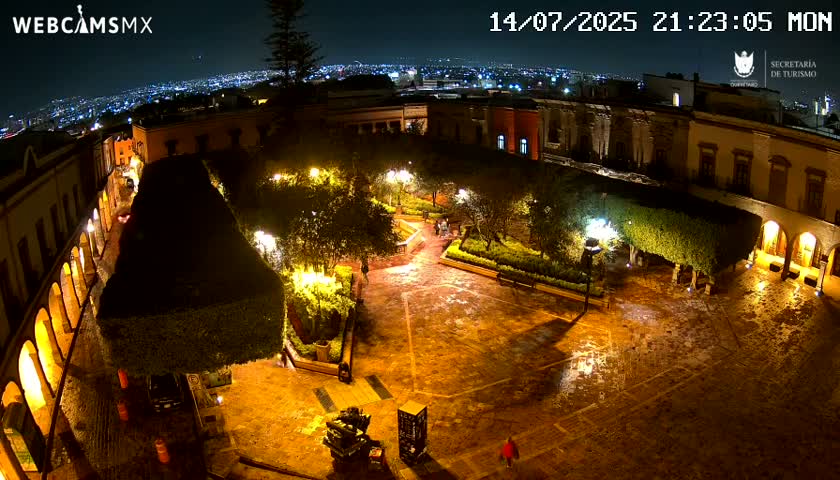 Plaza de Armas de Querétaro Square Live Cam - Santiago de Queretaro, Queretaro, Mexivo
