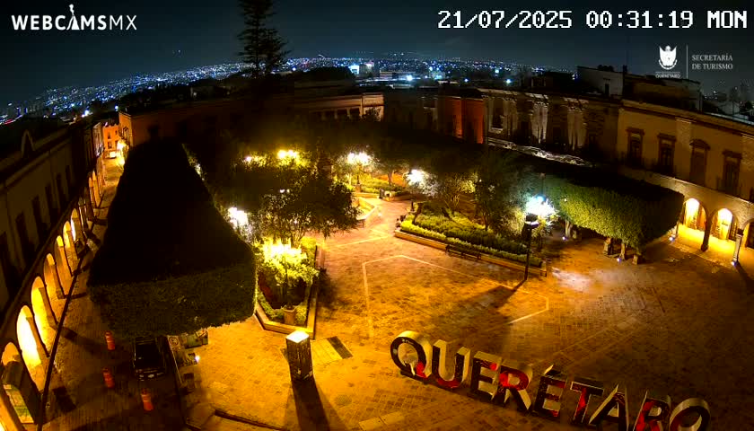 Plaza de Armas de Querétaro Square Live Cam - Santiago de Queretaro, Queretaro, Mexivo