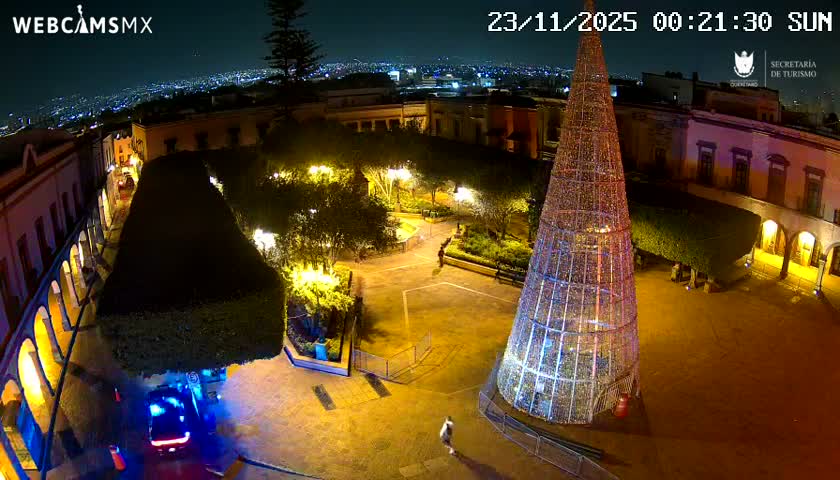 Plaza de Armas de Querétaro Square Live Cam - Santiago de Queretaro, Queretaro, Mexivo