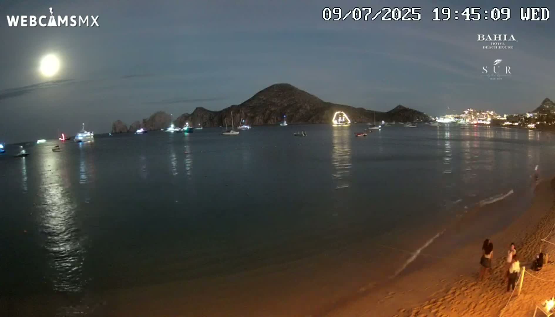 Cabo San Lucas, Playa El Medano Beach Live Cam - Los Cabos, Baja California Sur, Mexico