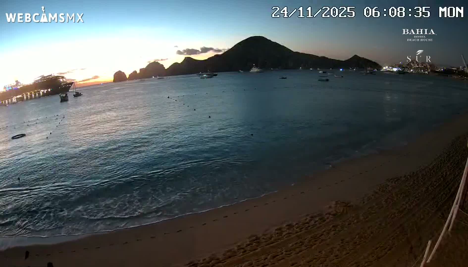 Cabo San Lucas, Playa El Medano Beach towards South View Live Cam - El Medano Ejidal, Los Cabos, Baja California Sur, Mexico