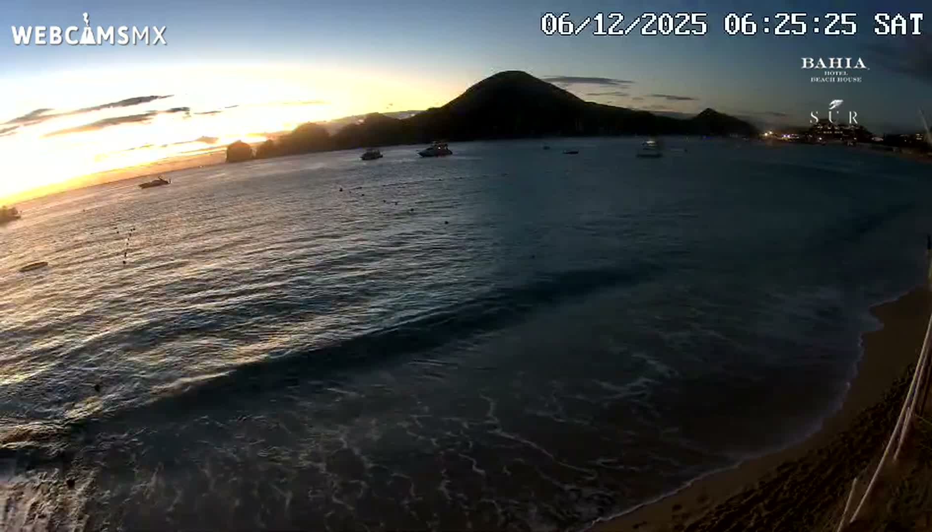 Cabo San Lucas, Playa El Medano Beach towards South View Live Cam - El Medano Ejidal, Los Cabos, Baja California Sur, Mexico