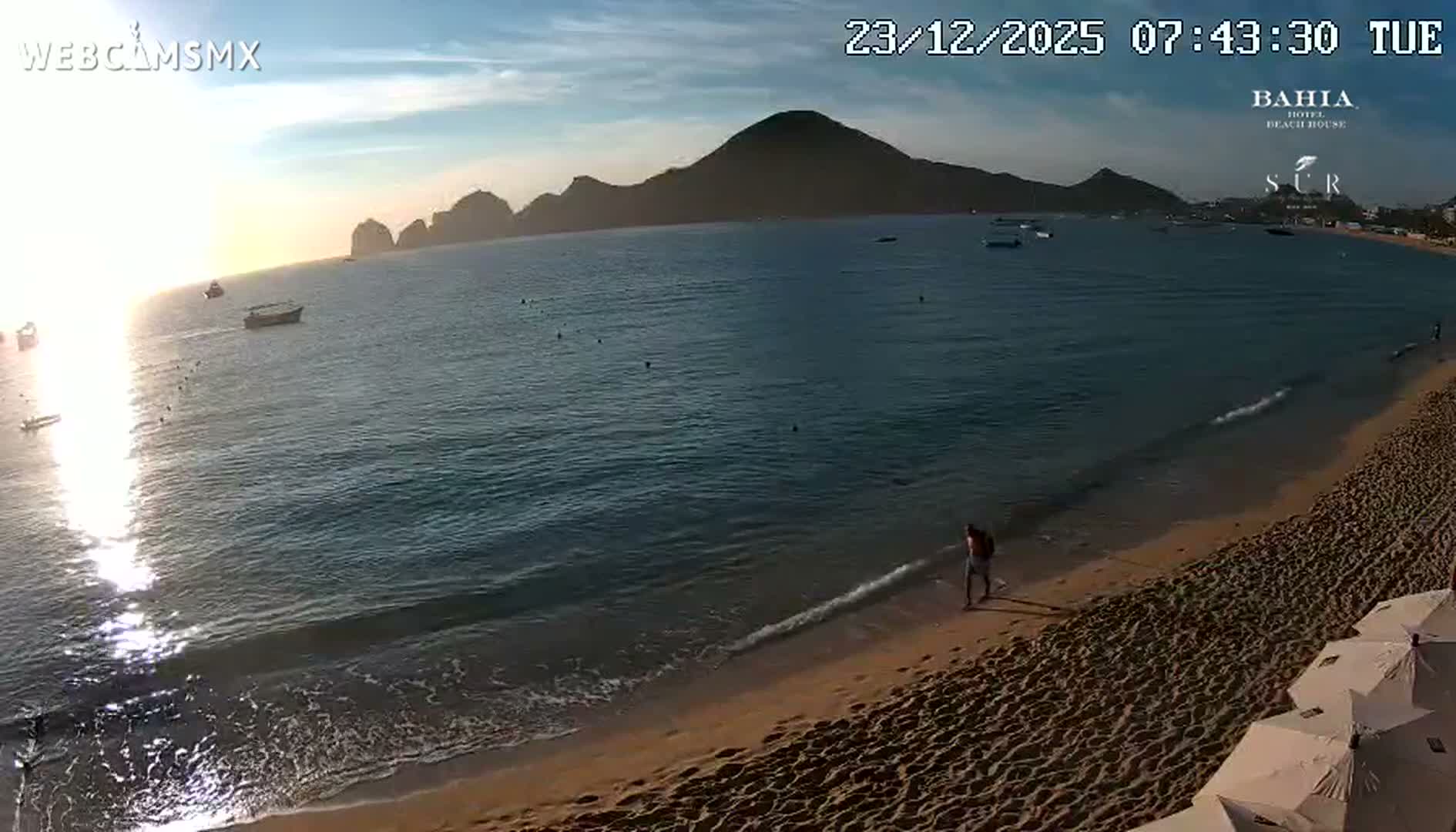 Cabo San Lucas, Playa El Medano Beach towards South View Live Cam - El Medano Ejidal, Los Cabos, Baja California Sur, Mexico