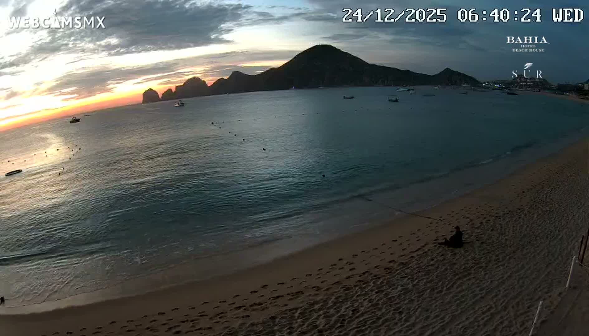 Cabo San Lucas, Playa El Medano Beach towards South View Live Cam - El Medano Ejidal, Los Cabos, Baja California Sur, Mexico