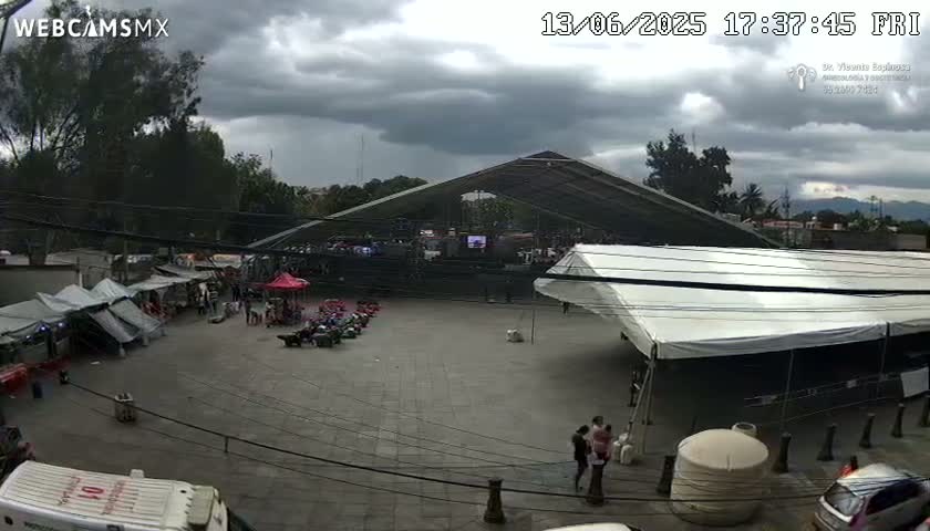 Iztapalapa, Plaza Cuitlahuac Square Live Cam - Iztapalapa, Ciudad de Mexico, Mexico