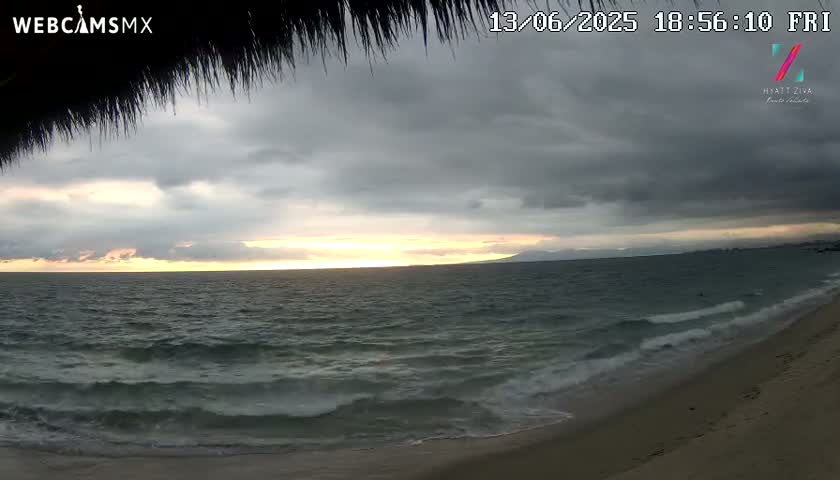 Hyatt Ziva, Playa Les Escates Beach Live Cam - Puerto Vallarta, Jalisco, Mexico
