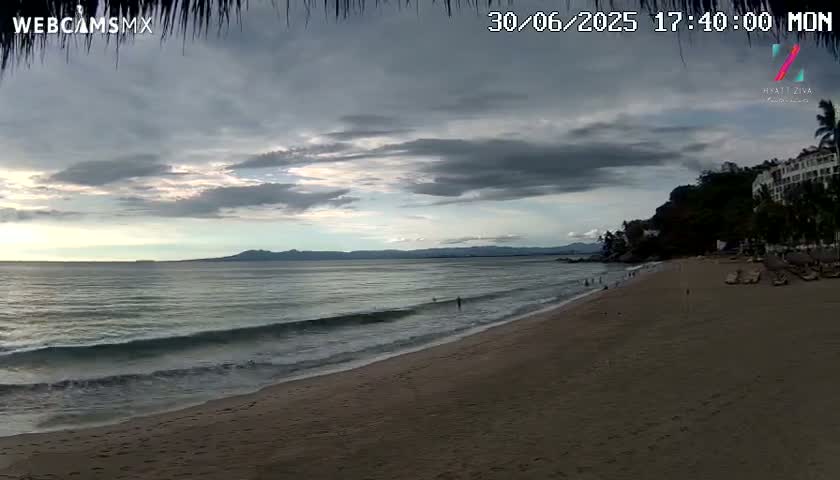 Hyatt Ziva, Playa Les Escates Beach Live Cam - Puerto Vallarta, Jalisco, Mexico