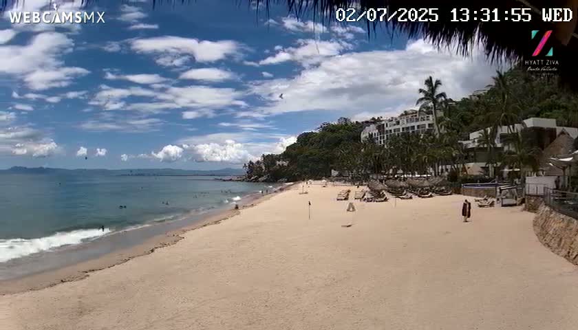 Hyatt Ziva, Playa Les Escates Beach Live Cam - Puerto Vallarta, Jalisco, Mexico