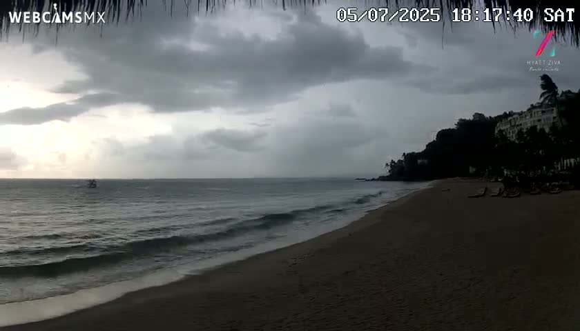 Hyatt Ziva, Playa Les Escates Beach Live Cam - Puerto Vallarta, Jalisco, Mexico