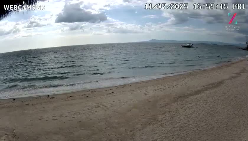 Hyatt Ziva, Playa Les Escates Beach Live Cam - Puerto Vallarta, Jalisco, Mexico
