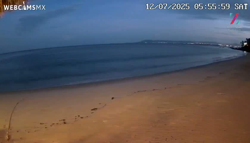 Hyatt Ziva, Playa Les Escates Beach Live Cam - Puerto Vallarta, Jalisco, Mexico