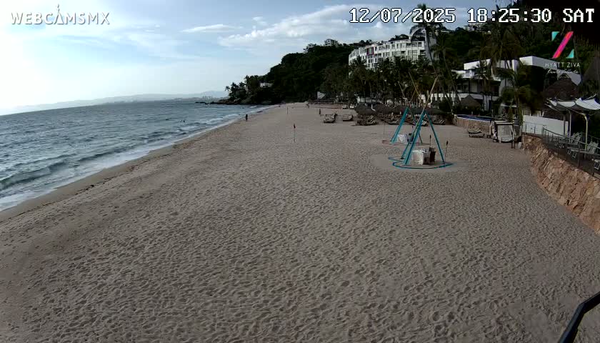 Hyatt Ziva, Playa Les Escates Beach Live Cam - Puerto Vallarta, Jalisco, Mexico
