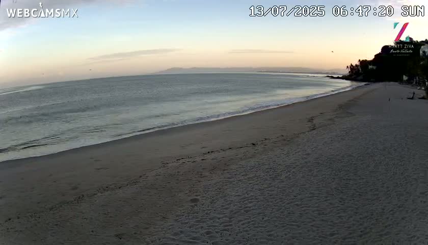 Hyatt Ziva, Playa Les Escates Beach Live Cam - Puerto Vallarta, Jalisco, Mexico