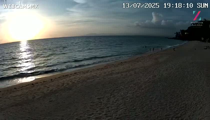 Hyatt Ziva, Playa Les Escates Beach Live Cam - Puerto Vallarta, Jalisco, Mexico
