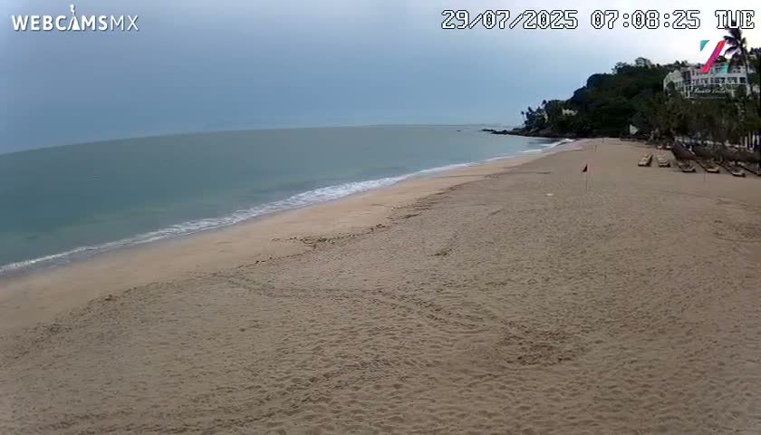Hyatt Ziva, Playa Les Escates Beach Live Cam - Puerto Vallarta, Jalisco, Mexico