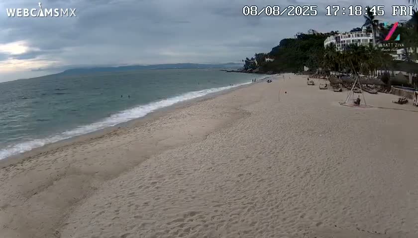 Hyatt Ziva, Playa Les Escates Beach Live Cam - Puerto Vallarta, Jalisco, Mexico