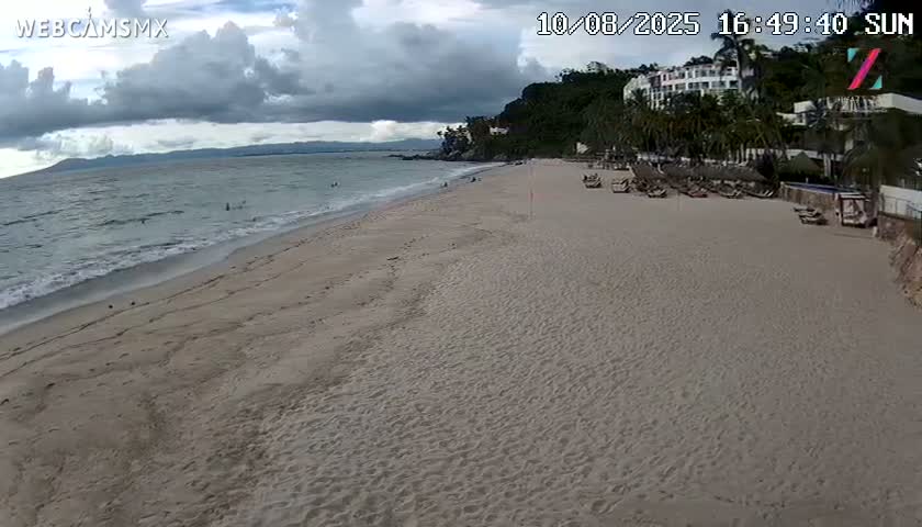 Hyatt Ziva, Playa Les Escates Beach Live Cam - Puerto Vallarta, Jalisco, Mexico