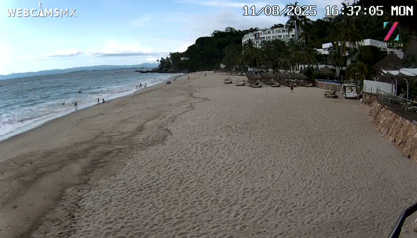 Hyatt Ziva, Playa Les Escates Beach Live Cam - Puerto Vallarta, Jalisco, Mexico