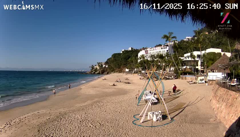 Hyatt Ziva, Playa Les Escates Beach Live Cam - Puerto Vallarta, Jalisco, Mexico