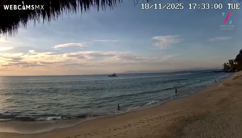 Hyatt Ziva, Playa Les Escates Beach Live Cam - Puerto Vallarta, Jalisco, Mexico