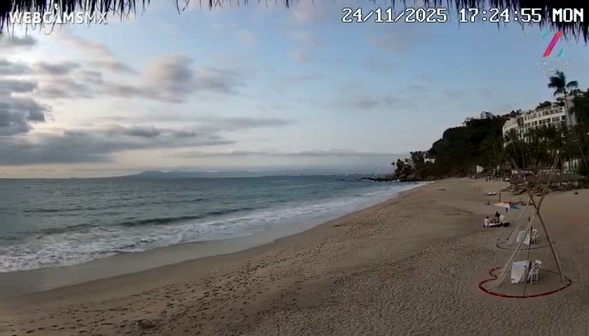 Hyatt Ziva, Playa Les Escates Beach Live Cam - Puerto Vallarta, Jalisco, Mexico