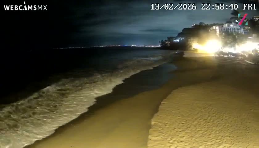 Hyatt Ziva, Playa Les Escates Beach Live Cam - Puerto Vallarta, Jalisco, Mexico