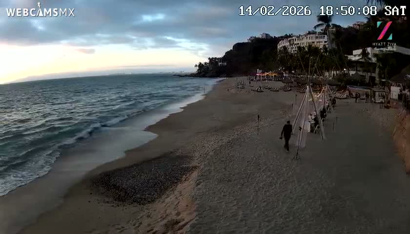 Hyatt Ziva, Playa Les Escates Beach Live Cam - Puerto Vallarta, Jalisco, Mexico