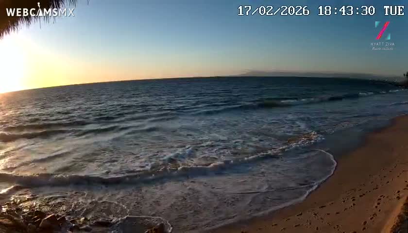Hyatt Ziva, Playa Les Escates Beach Live Cam - Puerto Vallarta, Jalisco, Mexico