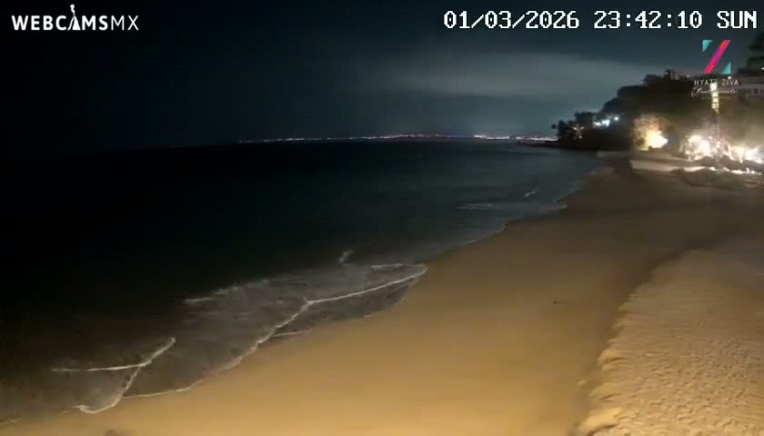 Hyatt Ziva, Playa Les Escates Beach Live Cam - Puerto Vallarta, Jalisco, Mexico