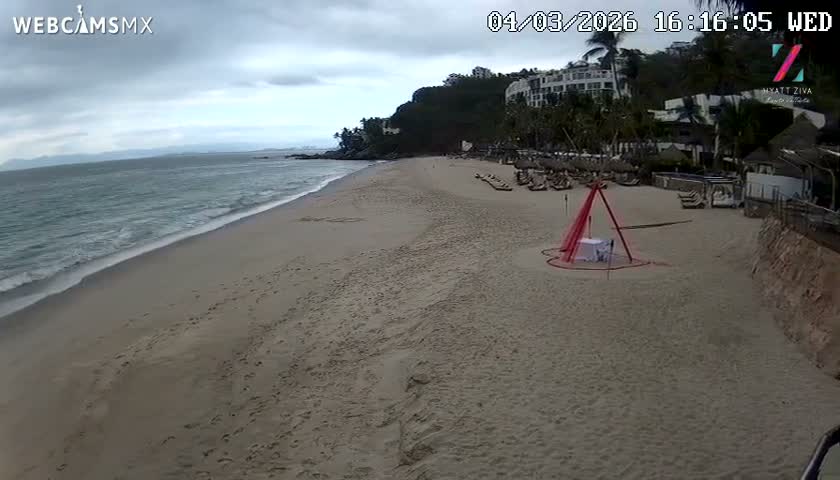 Hyatt Ziva, Playa Les Escates Beach Live Cam - Puerto Vallarta, Jalisco, Mexico