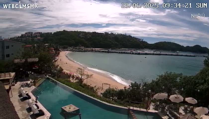 La Crucecita, Bahia Santa Cruz Huatulco Beach Live Cam - Santa Maria Huatulco, Oaxaca, Mexico