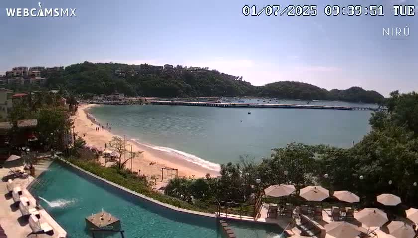 La Crucecita, Bahia Santa Cruz Huatulco Beach Live Cam - Santa Maria Huatulco, Oaxaca, Mexico