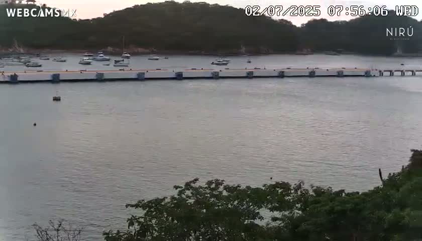 La Crucecita, Bahia Santa Cruz Huatulco Beach Live Cam - Santa Maria Huatulco, Oaxaca, Mexico
