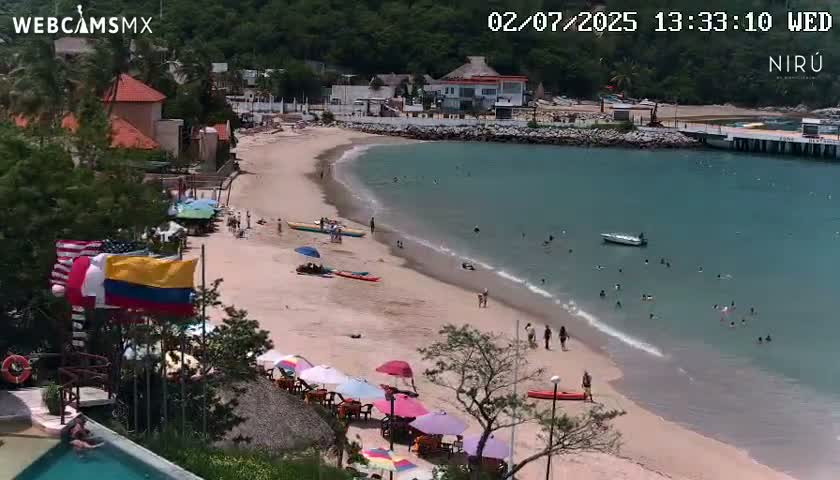 La Crucecita, Bahia Santa Cruz Huatulco Beach Live Cam - Santa Maria Huatulco, Oaxaca, Mexico