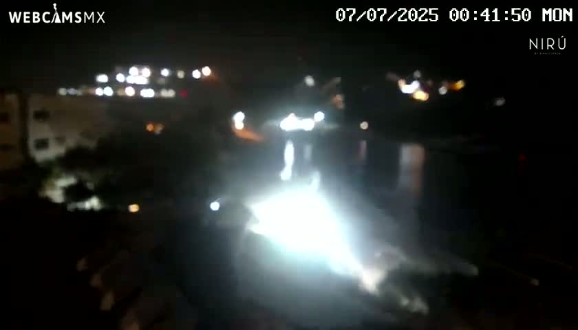 La Crucecita, Bahia Santa Cruz Huatulco Beach Live Cam - Santa Maria Huatulco, Oaxaca, Mexico