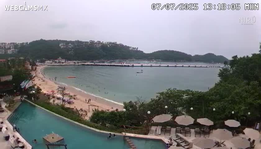 La Crucecita, Bahia Santa Cruz Huatulco Beach Live Cam - Santa Maria Huatulco, Oaxaca, Mexico